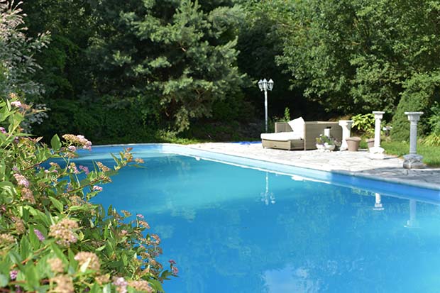 Ein eigener Pool im Garten der so Traum wahr! wird –